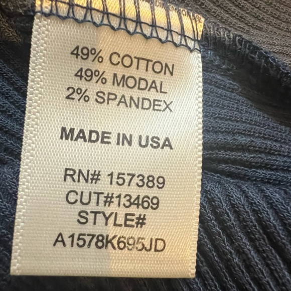 Altar’d State Navy Women’s Medium Collared Cropped Short Sleeve‎ Polo Shirt - Picture 8 of 9